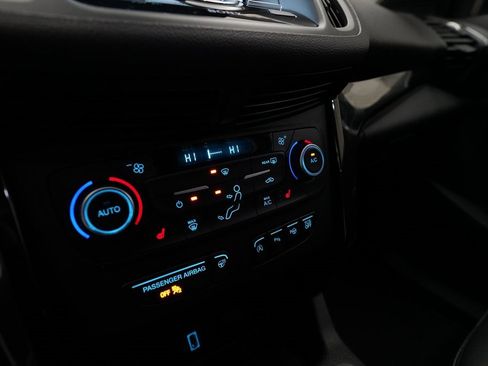 Used 2019 Ford Escape Titanium image 22