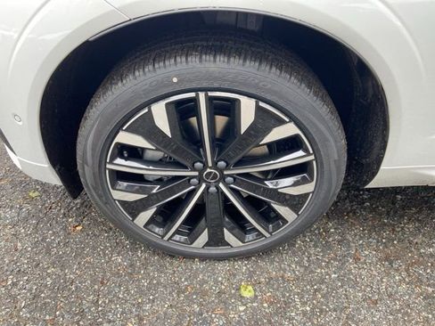 New 2026 Volvo XC60 T8 Ultra w/ Climate Package AWD/4WD image 10