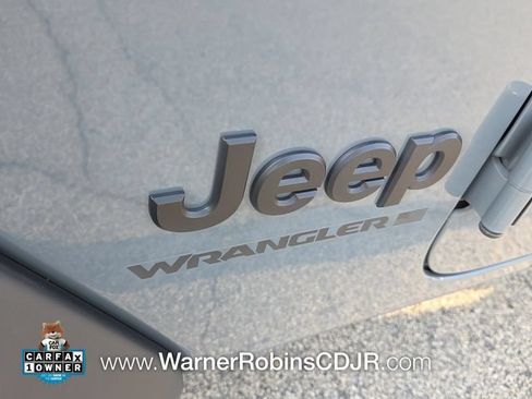 Used 2024 Jeep Wrangler Unlimited Sport AWD/4WD image 19