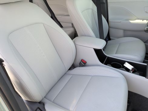 Used 2025 Hyundai Kona Limited AWD/4WD image 11
