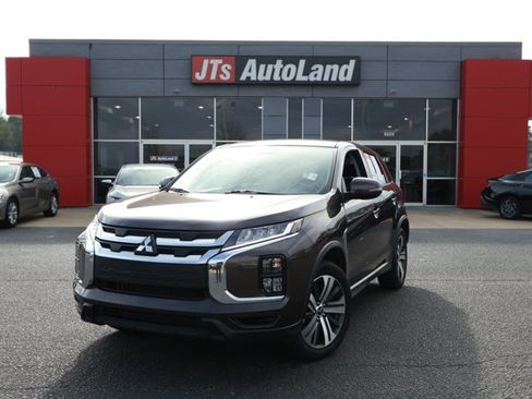 Used 2024 Mitsubishi Outlander Sport SE image 1