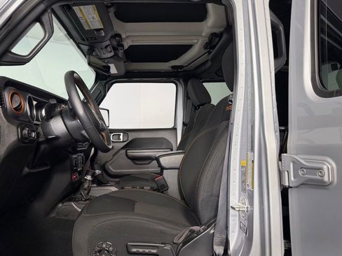 Used 2023 Jeep Gladiator Mojave w/ Cold Weather Group image 22