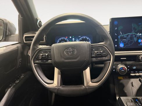 Used 2025 Toyota 4Runner TRD Off-Road Premium AWD/4WD image 13