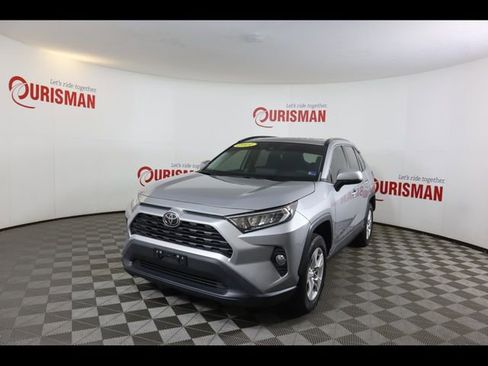 Used 2021 Toyota RAV4 XLE w/ Convenience Package image 2