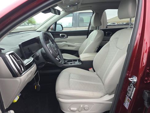Used 2025 Kia Sorento EX w/ Panoramic Sunroof Package FWD image 3