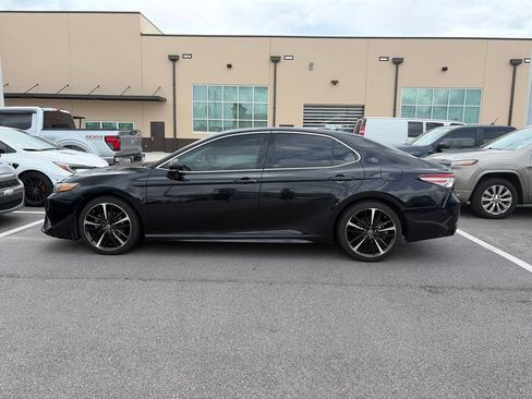 Used 2019 Toyota Camry XSE FWD image 4