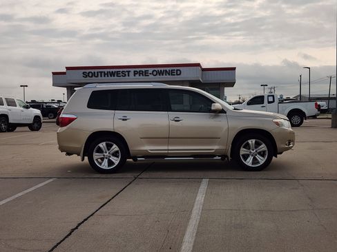 Used 2010 Toyota Highlander Limited image 7