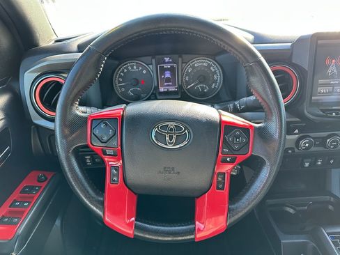 Used 2019 Toyota Tacoma TRD Sport image 19
