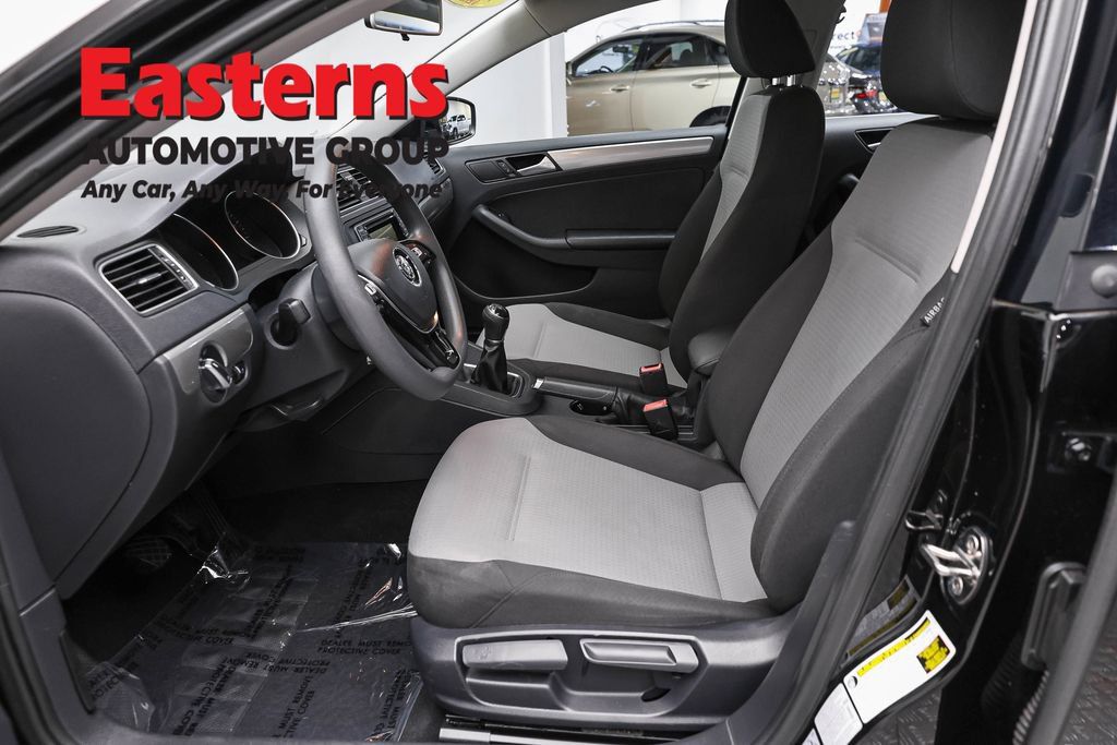 Used 2017 Volkswagen Jetta S w/ Jetta S Cold Weather Package FWD image 14