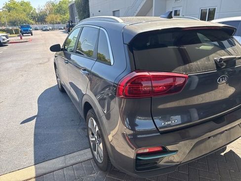 Used 2020 Kia Niro EX Premium w/ Cold Weather Package FWD image 4