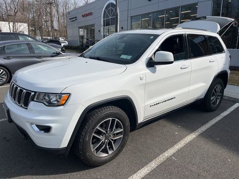 Used 2020 Jeep Grand Cherokee Laredo w/ Quick Order Package 2BN North AWD/4WD image 1