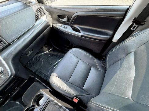 Used 2015 Toyota Sienna SE image 16