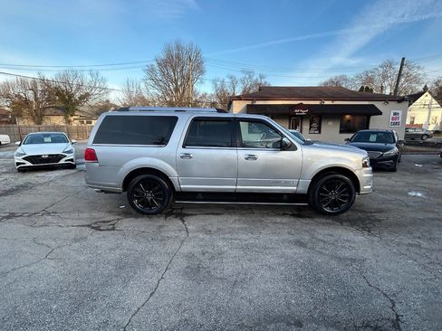 Used 2016 Lincoln Navigator L Select image 12
