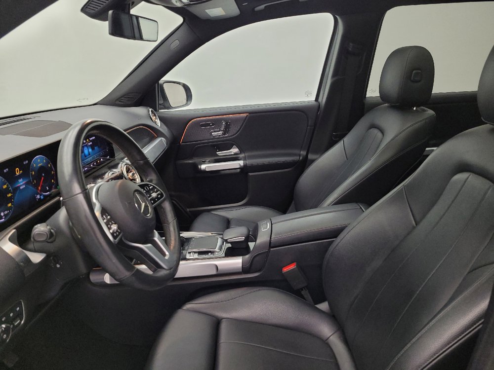 Used 2020 Mercedes-Benz GLB 250 4MATIC w/ Premium Package image 17