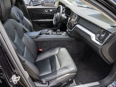 Used 2024 Volvo S60 B5 Core FWD image 18