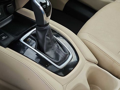 Used 2019 Nissan Rogue SL w/ Premium Package image 20