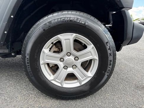 Used 2022 Jeep Wrangler Unlimited Sport AWD/4WD image 2