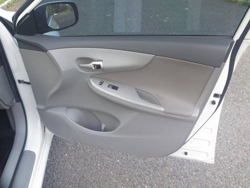 Used 2010 Toyota Corolla LE FWD image 20