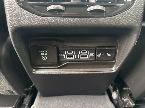 Used 2023 Jeep Grand Cherokee Limited AWD/4WD image 22