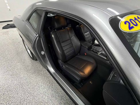 Used 2011 Dodge Challenger image 25
