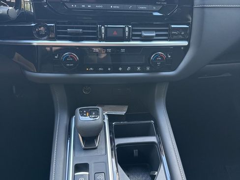 New 2025 Nissan Pathfinder SV w/ SV Premium Package image 39