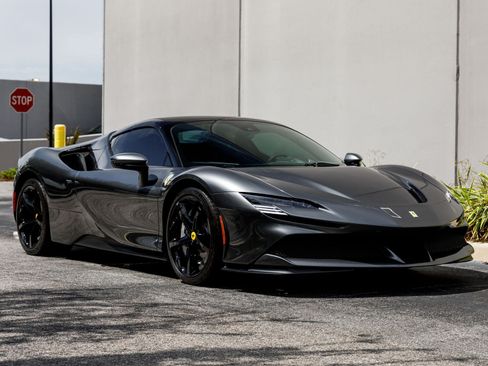 Used 2024 Ferrari SF90 Spider AWD/4WD image 34
