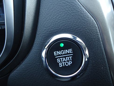 Used 2019 Ford Fusion SE FWD image 19