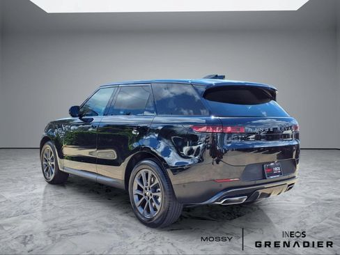Used 2025 Land Rover Range Rover Sport AWD/4WD image 2