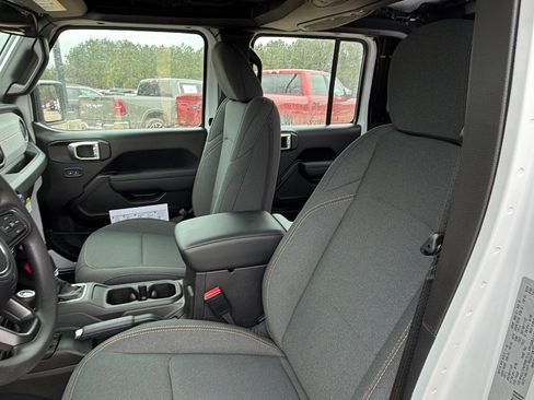 New 2026 Jeep Gladiator Sport image 17