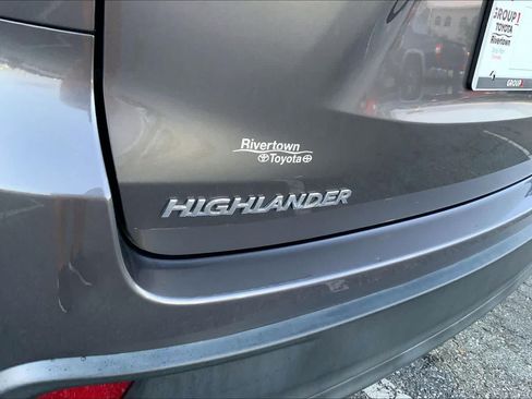 Used 2016 Toyota Highlander XLE FWD image 30