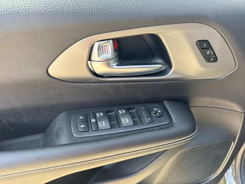 New 2027 Chrysler Pacifica Select w/ Family Tech Group FWD image 21