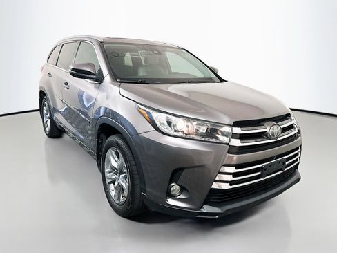 Used 2018 Toyota Highlander Limited Platinum AWD/4WD image 1