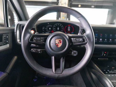 Certified 2026 Porsche Cayenne AWD/4WD image 31