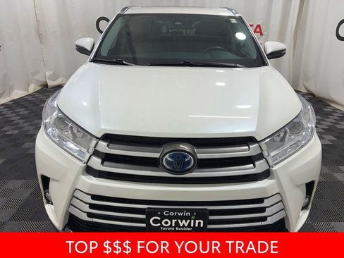 Used 2019 Toyota Highlander XLE w/ Carpet Mat Package (TMS) AWD/4WD image 2