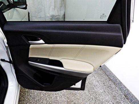Used 2014 Honda Crosstour EX-L image 12