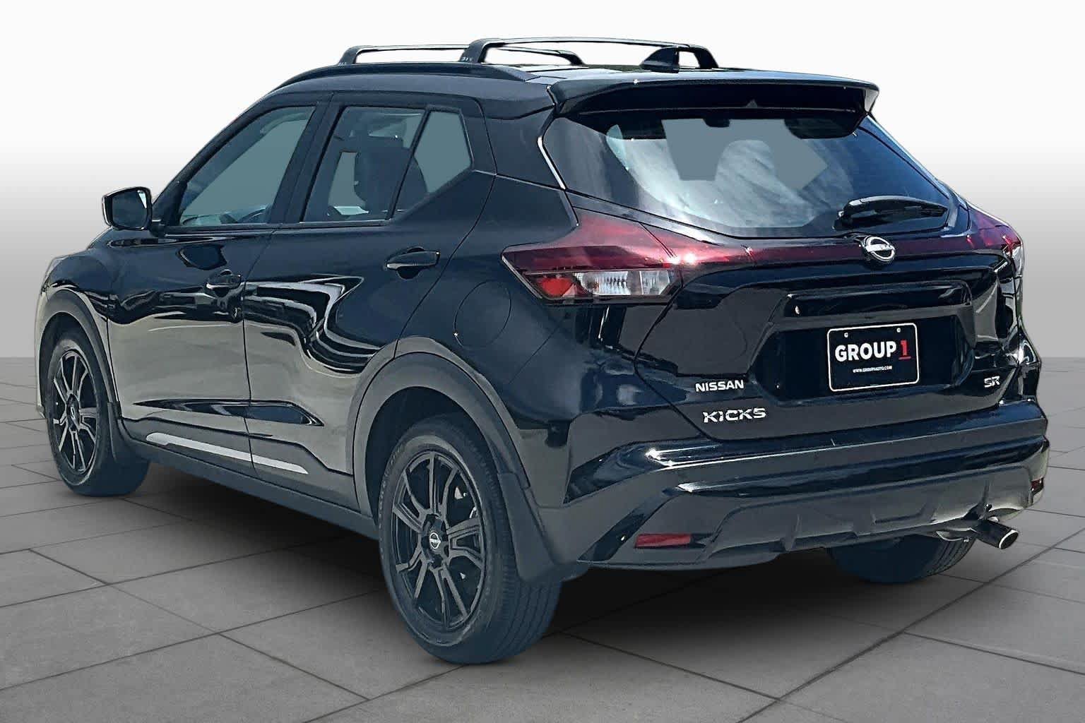 Used 2024 Nissan Kicks SR w/ SR Premium Package FWD image 11