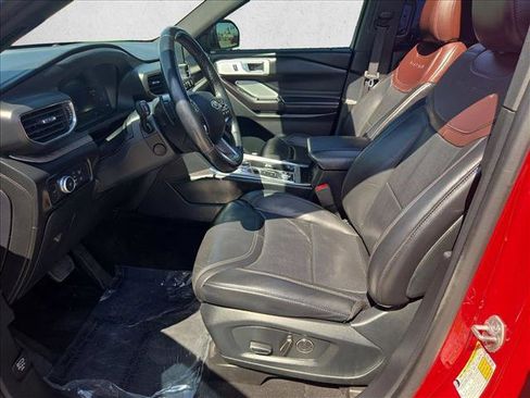 Used 2020 Ford Explorer Platinum w/ Premium Technology Package AWD/4WD image 17