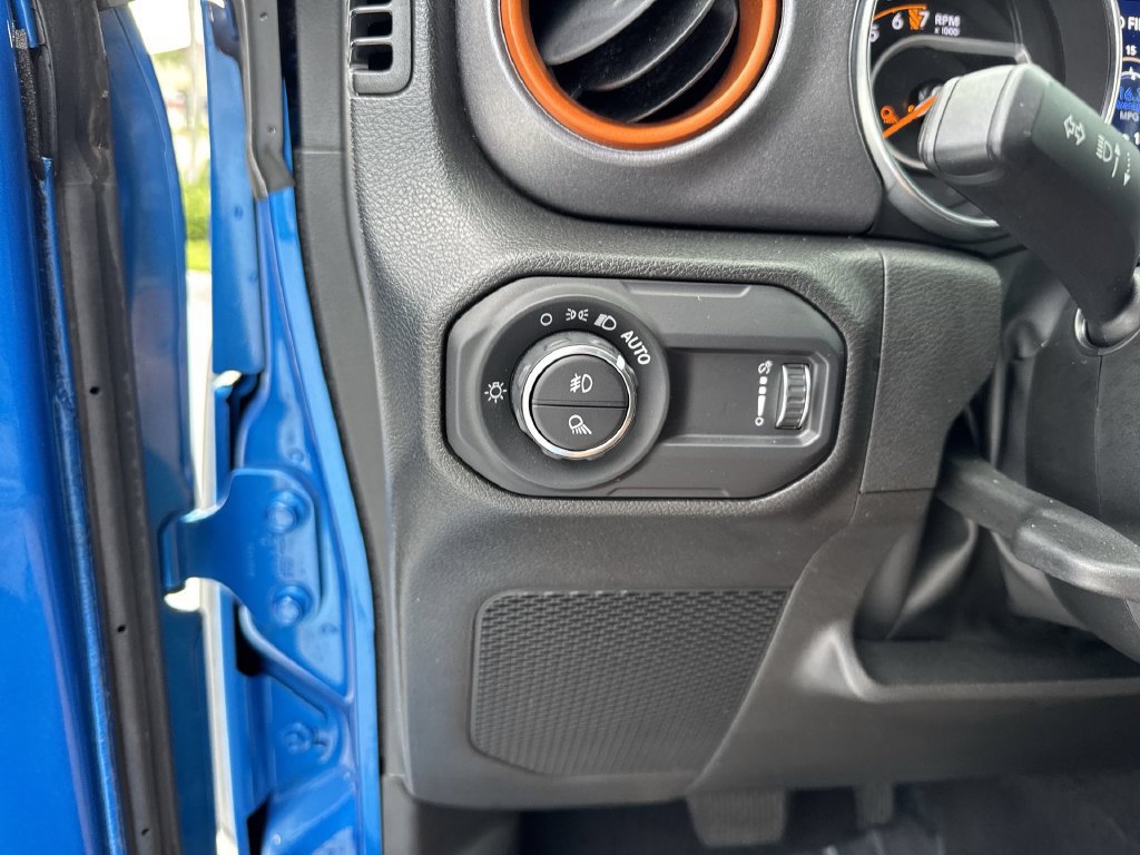 Used 2023 Jeep Gladiator Mojave AWD/4WD image 55