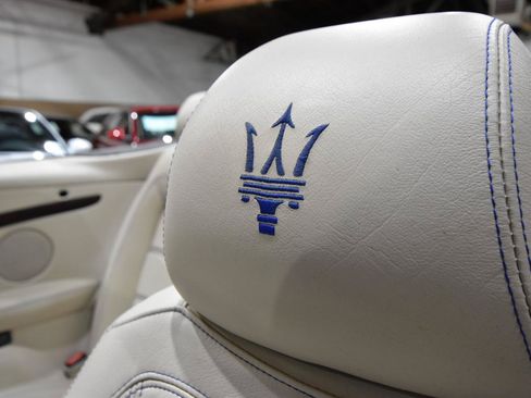 Used 2015 Maserati GranTurismo Convertible RWD image 41