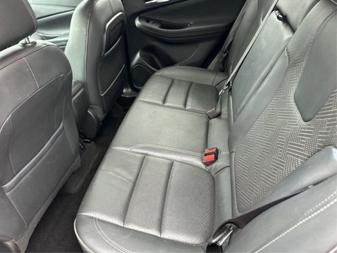 Used 2021 Buick Encore GX Essence w/ Experience Buick Package FWD image 12