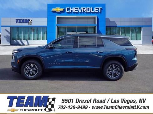 New 2026 Chevrolet Traverse LT image 1