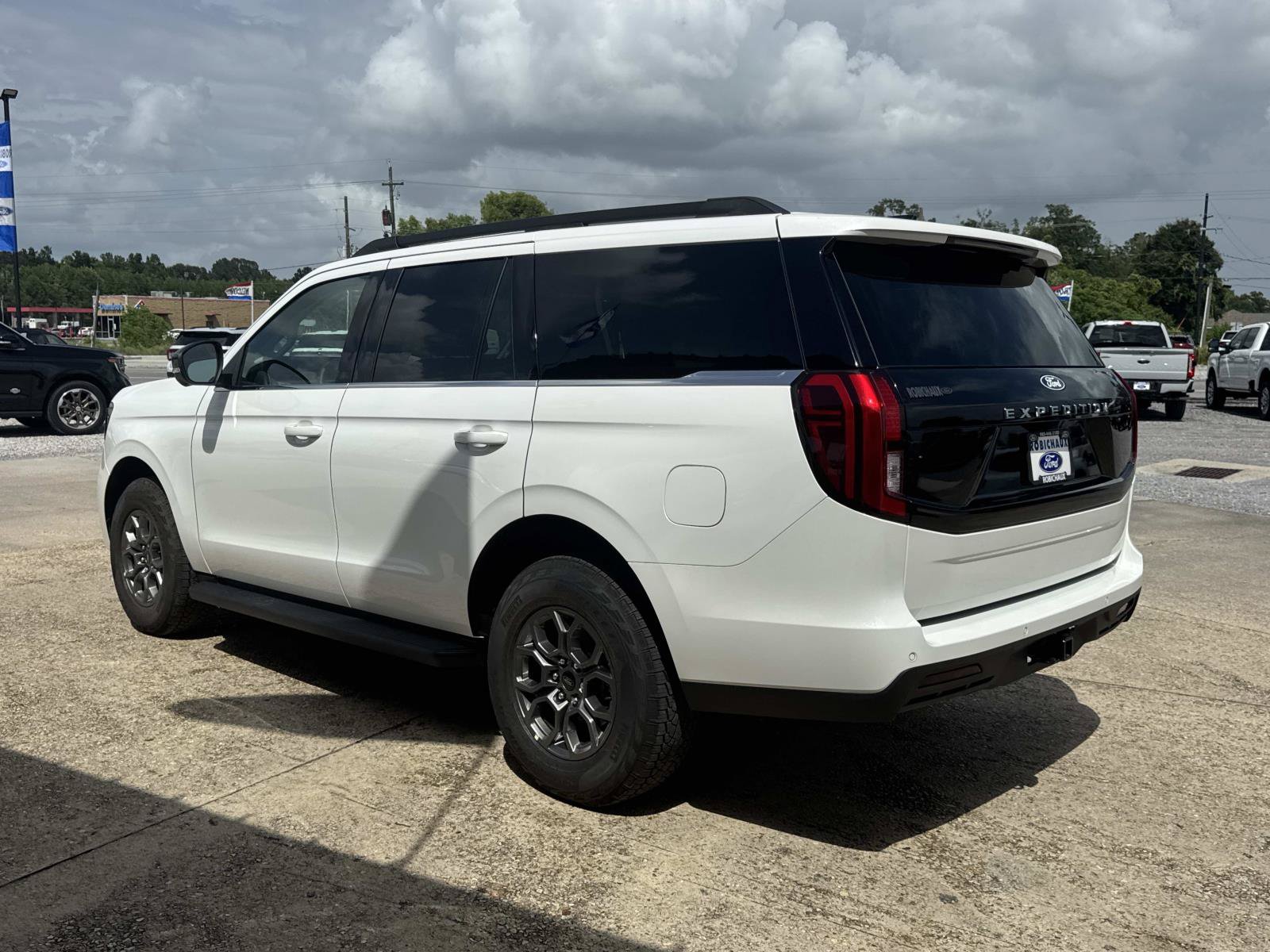 New 2027 Ford Expedition Active AWD/4WD image 4