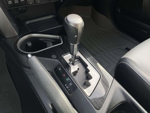 Used 2017 Toyota RAV4 Limited image 21