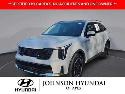 Used 2024 Kia Sorento S w/ Panoramic Sunroof Package