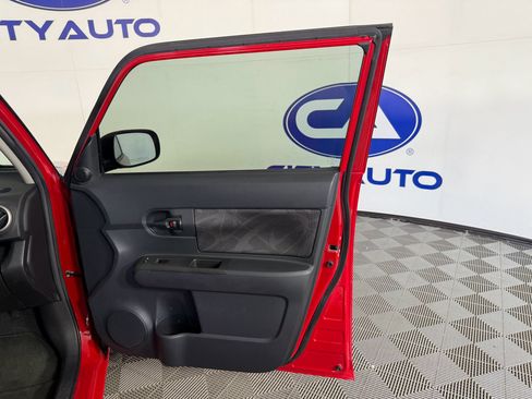 Used 2013 Scion xB Base image 11