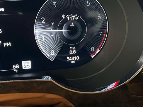 Used 2023 Bentley Bentayga Extended Wheelbase image 29