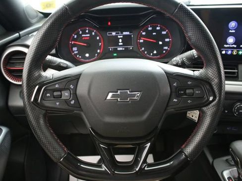 Certified 2024 Chevrolet Trax RS FWD image 12