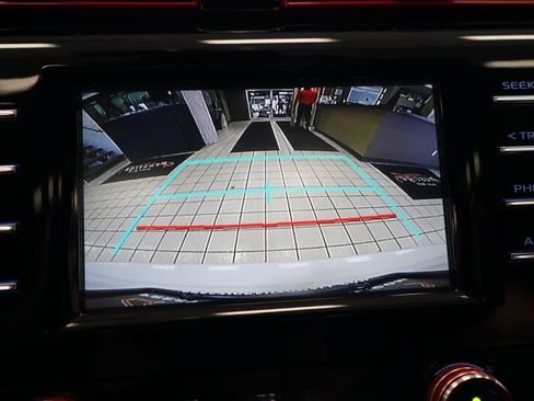 Used 2019 Toyota Camry SE FWD image 8