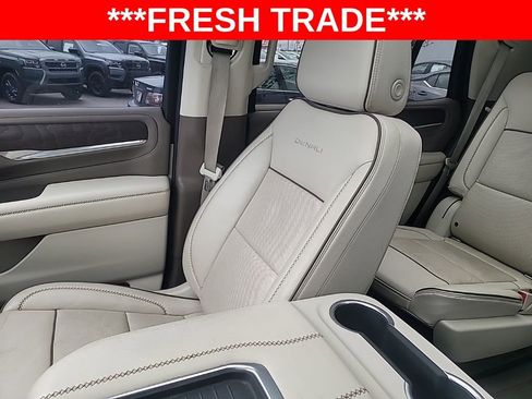 Used 2021 GMC Yukon Denali w/ Advanced Technology Package image 14