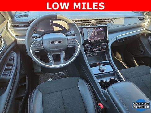 Used 2024 Jeep Grand Cherokee L Altitude image 12